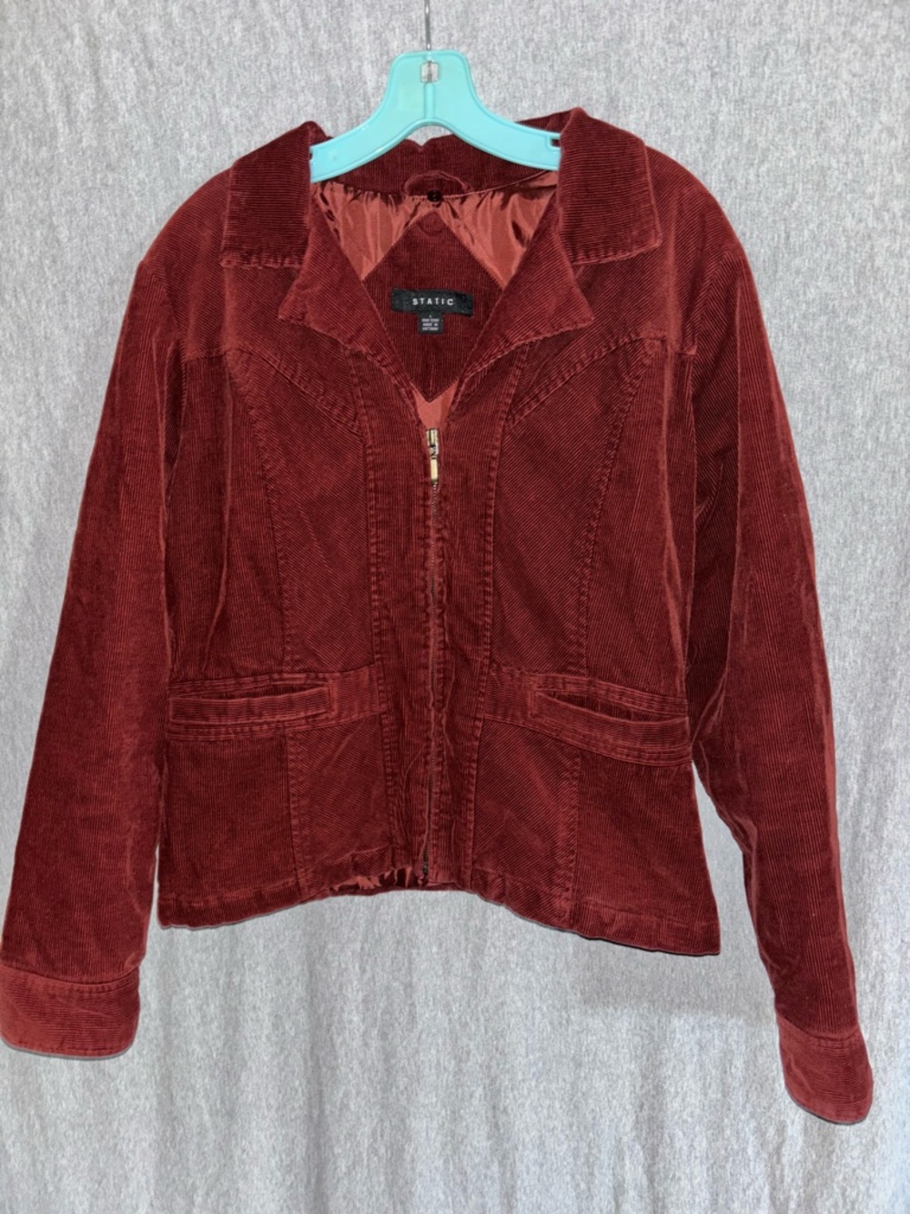 Static Corduroy Zip Jacket in Burgundy